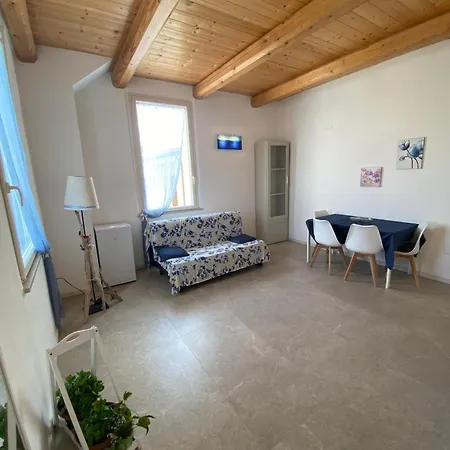 Seaside - A Due Passi Dal Mare 招待所 3*