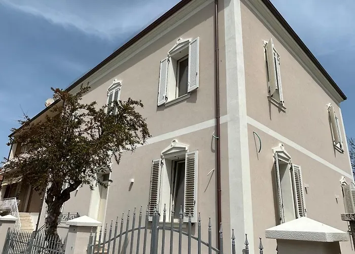 Seaside - A Due Passi Dal Mare Gasthuis Fano